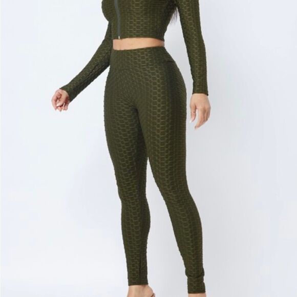 Olive Green Active Two piece honeycomb set - Picture 2 of 16